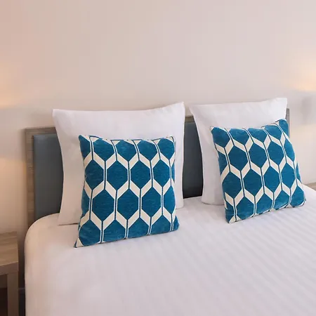 Quality Orly Aparthotel 3*